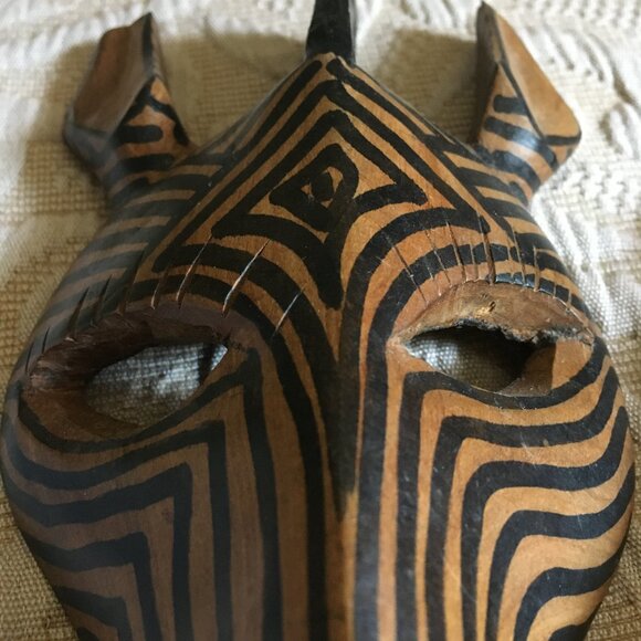 Two Small Hand Crafted Wooden African Zebra Masks - Picture 7 of 8